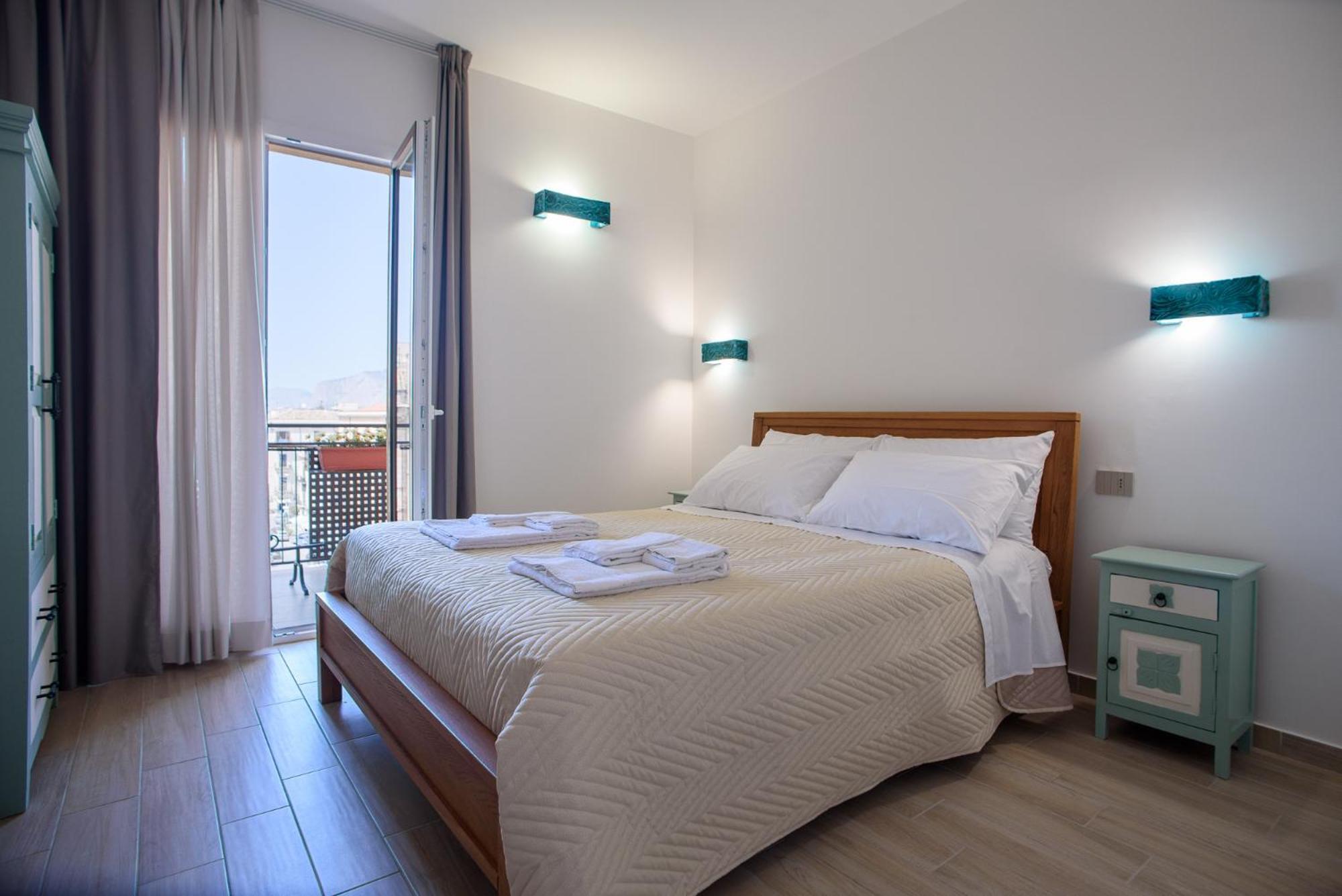 Central Station Apartments - Fanale Rentals Palerme Chambre photo